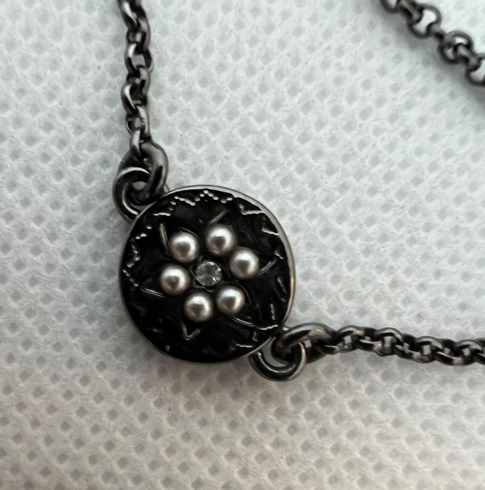 Juicy Couture | sweater necklace - Image 6