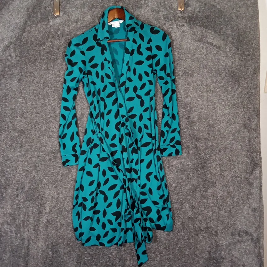 DVF Diane Von Furstenberg Julian Silk Wrap Dress Leaves Teal Size 2 Women - Image 3