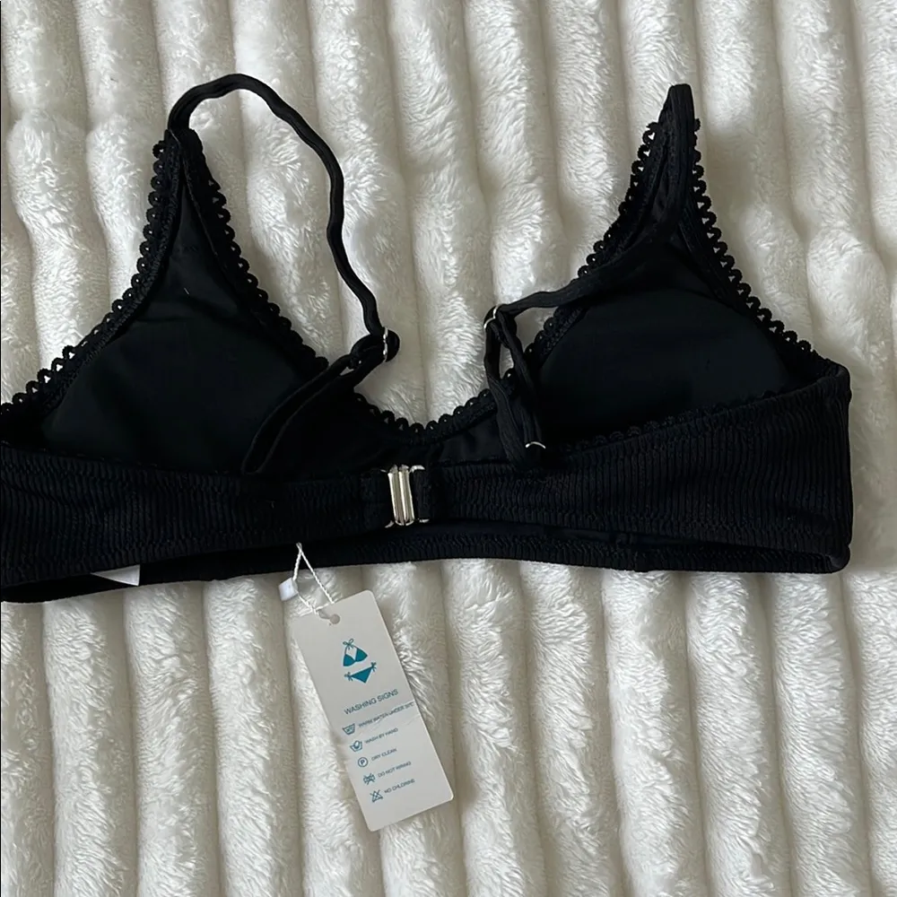 Beachsissi NWT  Black Scalloped Bikini Top - Image 4
