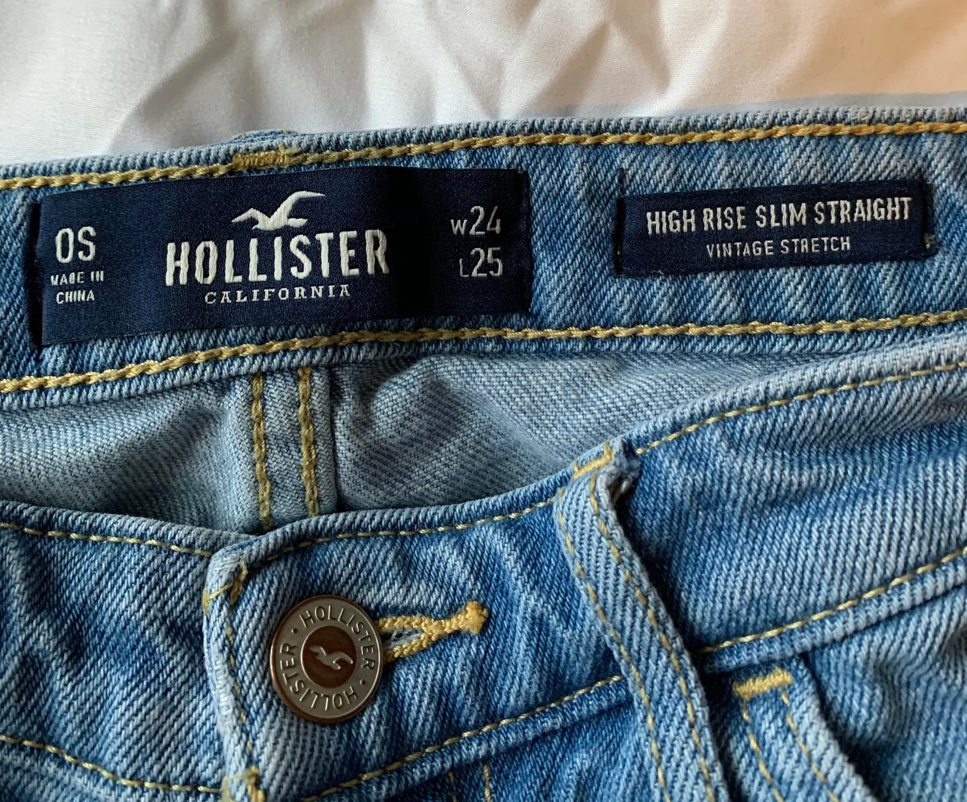 Hollister Mom Jeans - Image 5