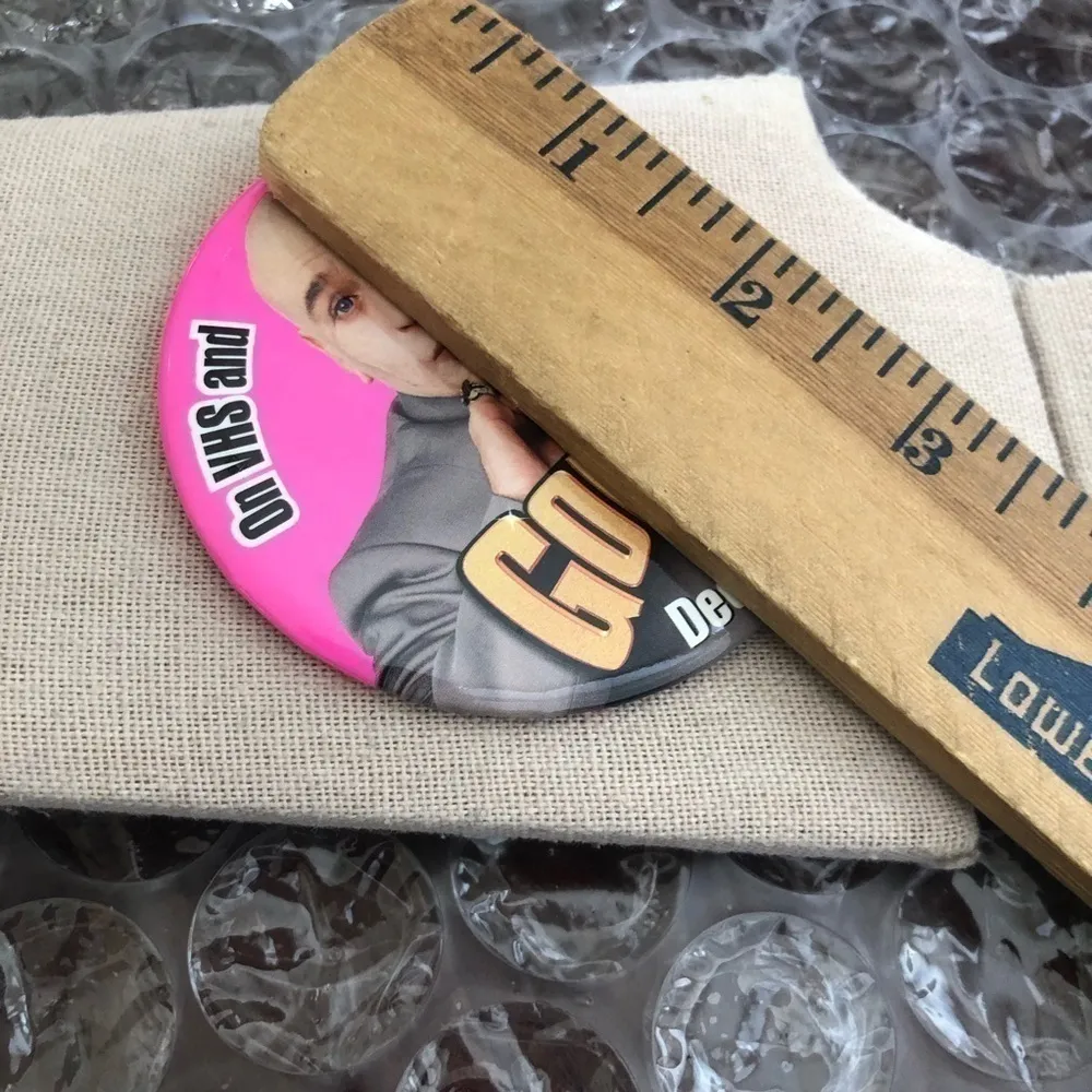 Vintage Austin Powers Button Brooch - Image 3