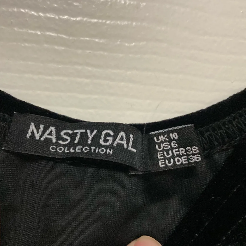 Nasty Gal Black Velvet Scoop Neck Cropped Long Sleeve Blouse Top - Image 3