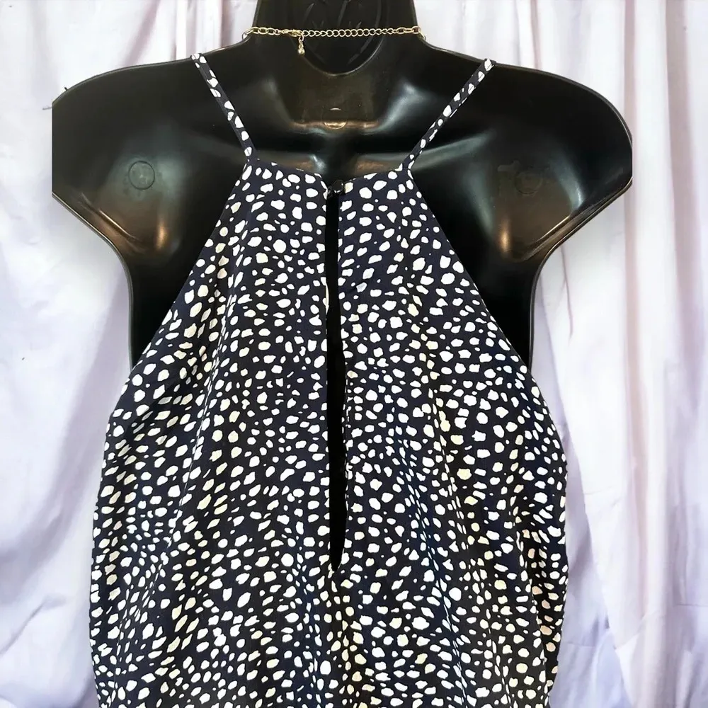 Main strip‎ navy blue pebble romper with pockets size medium - Image 3