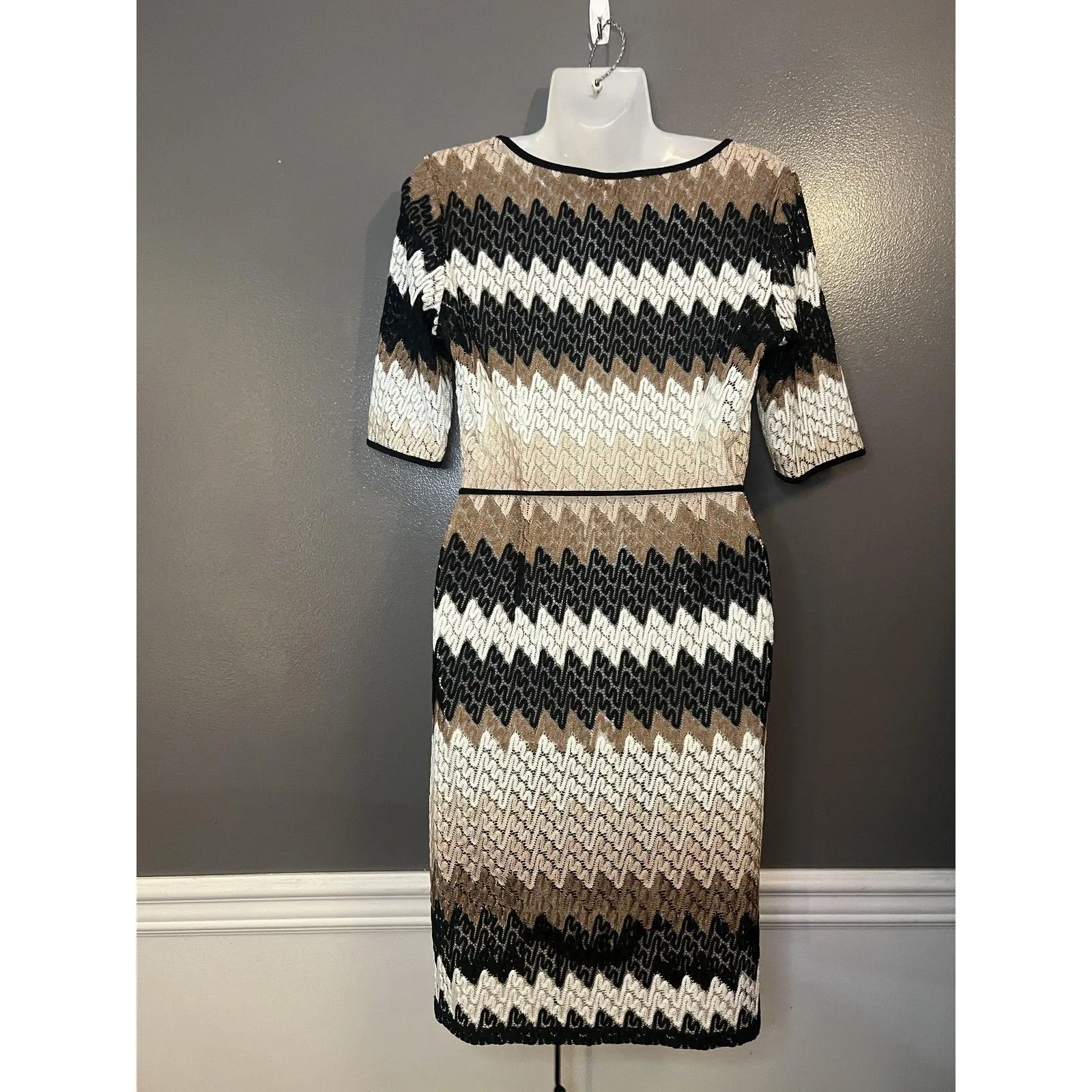 Dressbarn Dress Womens 4 Black Brown White Chevron Knit Belted Short Sleeve - Image 4