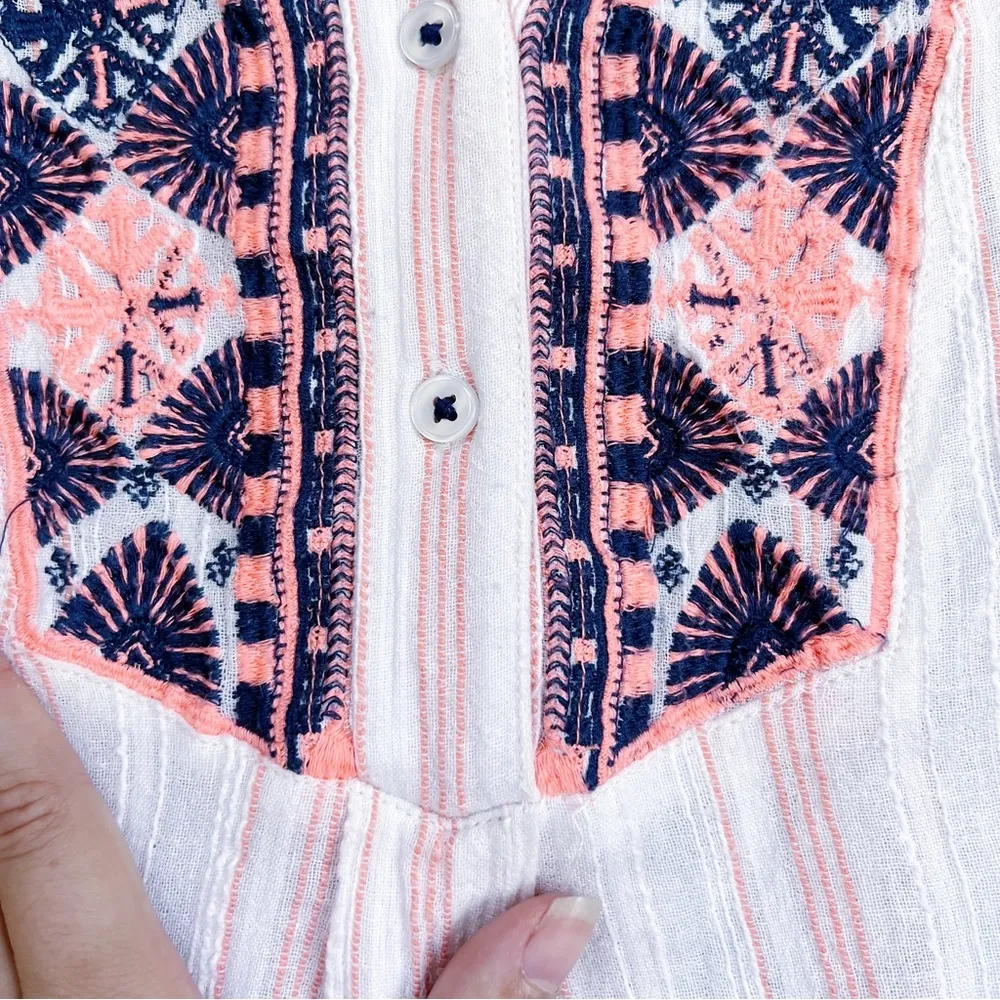 Holding Horses • Anthro Mesa Peasant Top blouse popover embroidered cotton gauze - Image 6