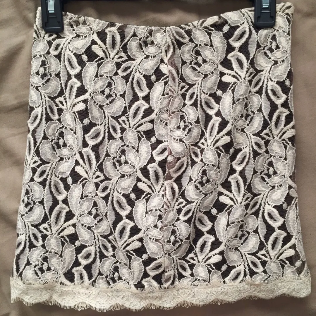 Floral Lace Mini Skirt - Image 4