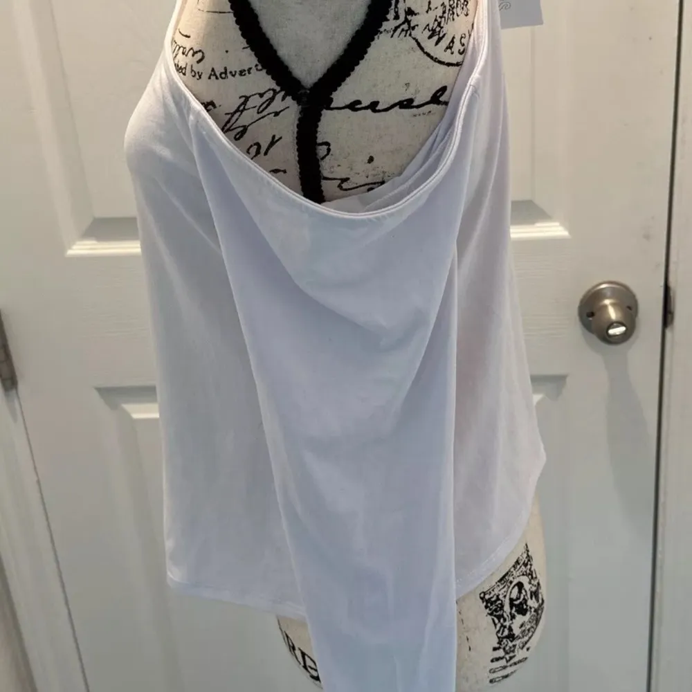 Urban Outfitters Elegant White Halter Top - Image 3