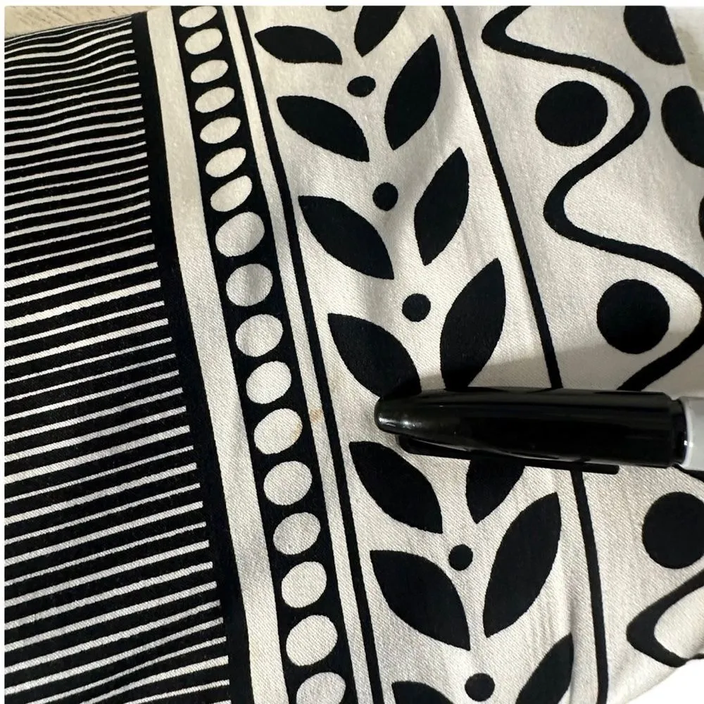 J. McLaughlin‎ Monochrome Tribal Print Crop Pants Size 6 Black BOHO Chic Artsy - Image 9