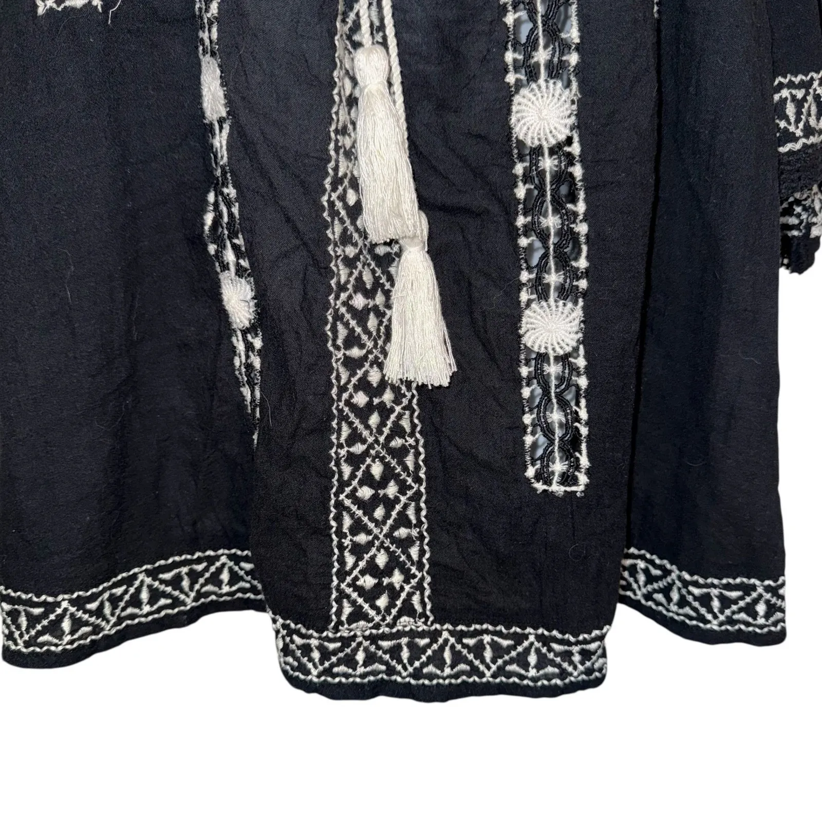 FREE‎ PEOPLE Embroidered Bohemian Festival Black & White Top EUC Size Small - Image 4