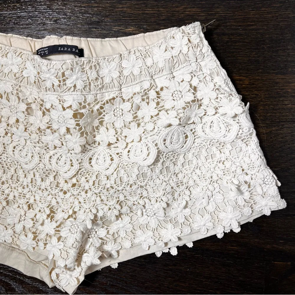 Zara Cream Lace Dressy Short Shorts - Image 2