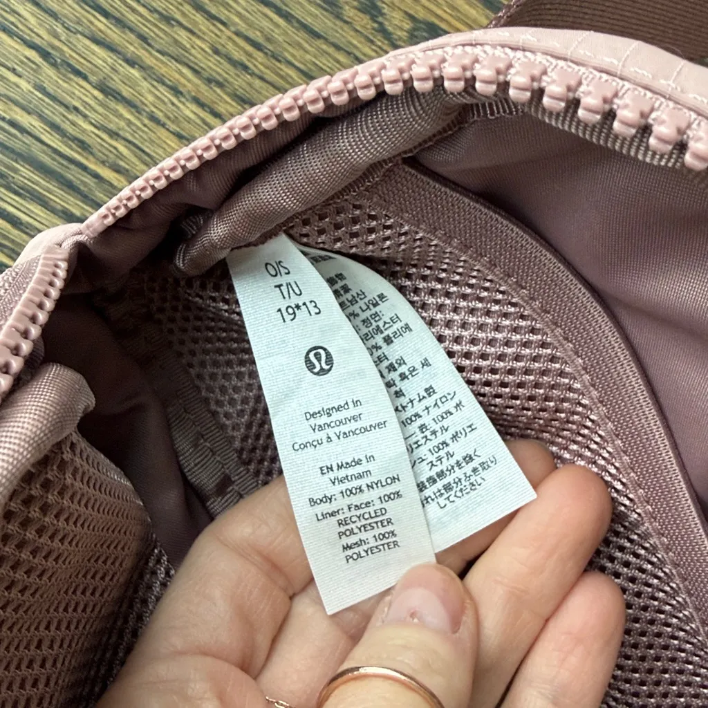 Lululemon Everywhere Belt Bag 1L - Twilight Rose Like new condition only - Image 8