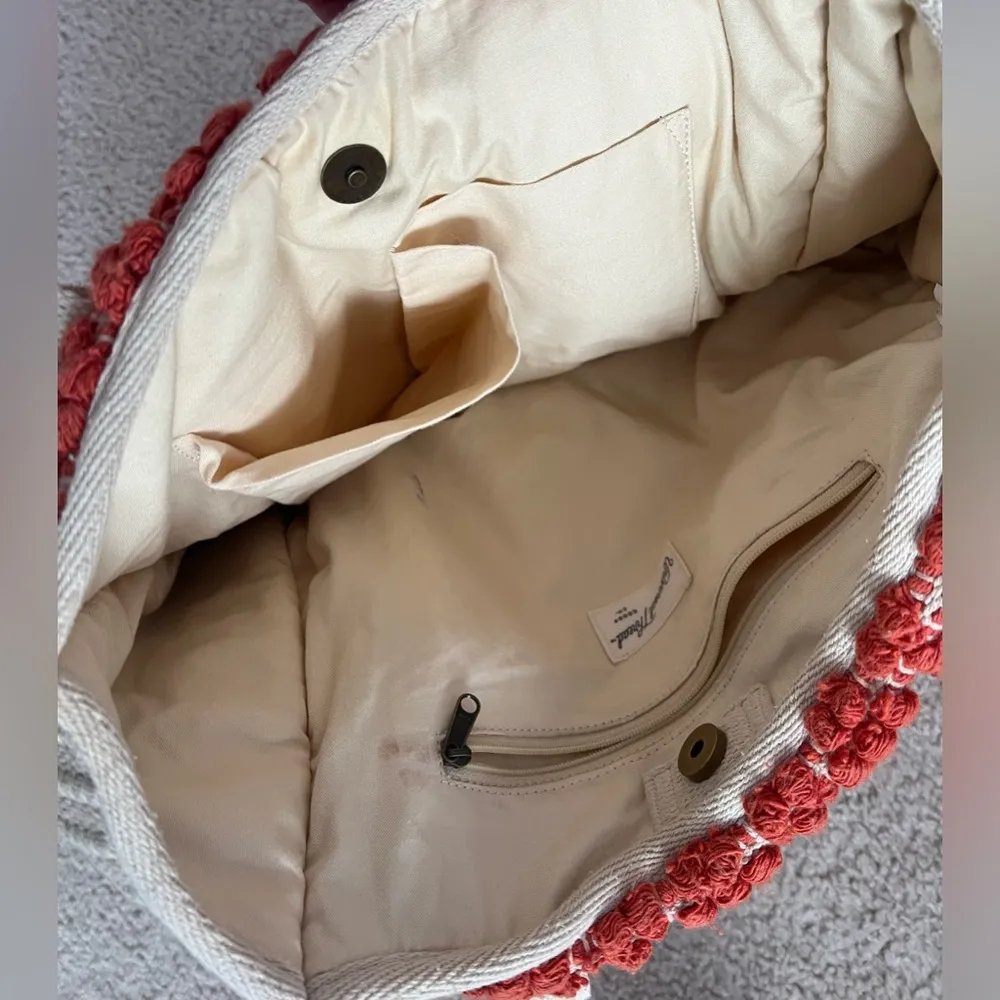 Universal Threads Beach Tote - Image 2