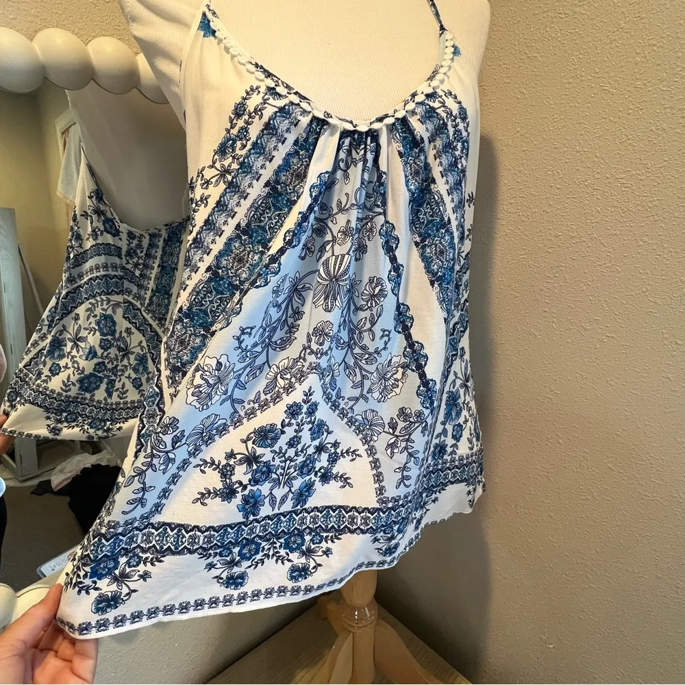 IN BLOOM camisole tank top medium blue white floral lace new with tags - Image 8