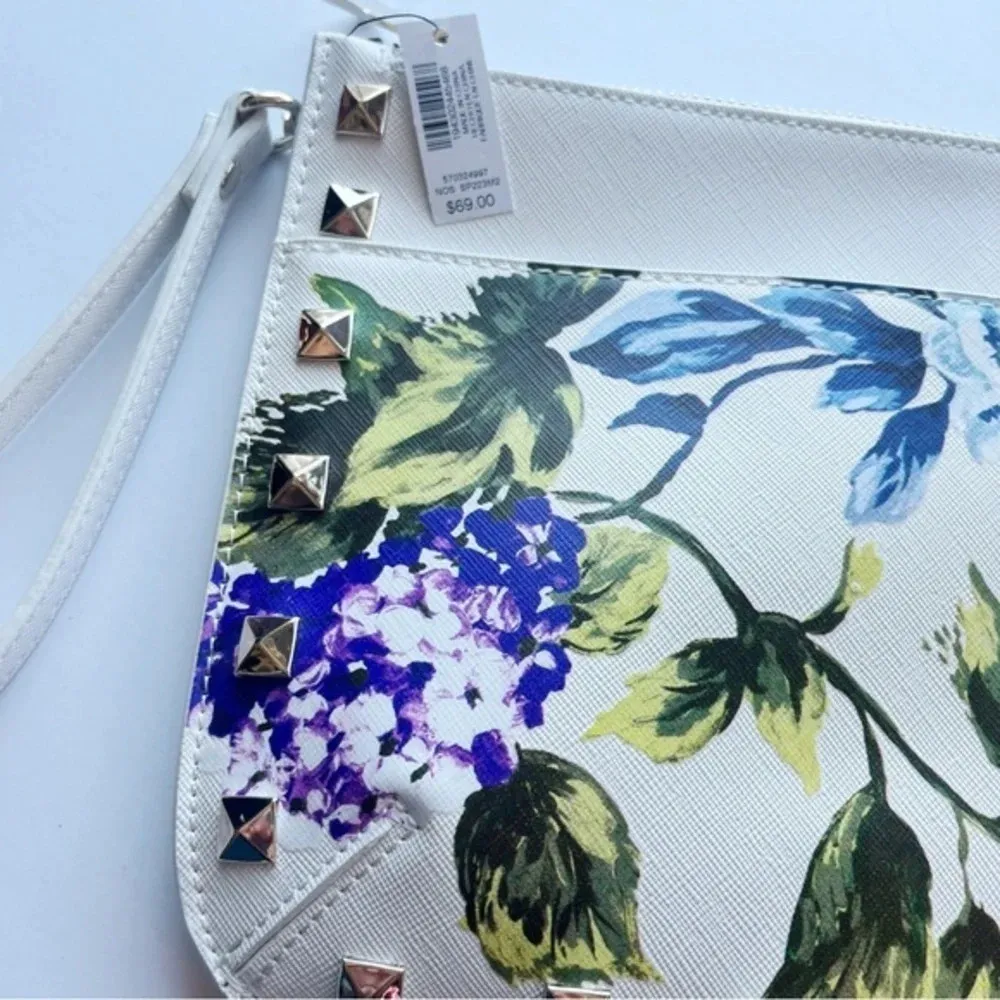 White House Black Market • NWT Hydrangea Pouch Wristlet - Image 4