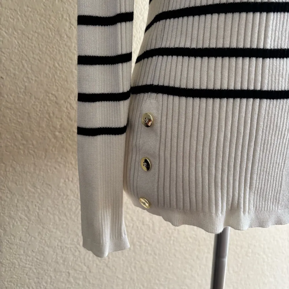 Liz Claiborne lightweight sweater Size Medium - Image 4