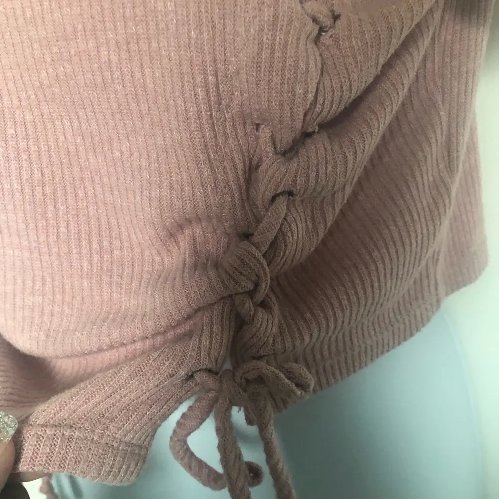 🆕 Akira Ribbed Lace Up Crop Top - Image 2