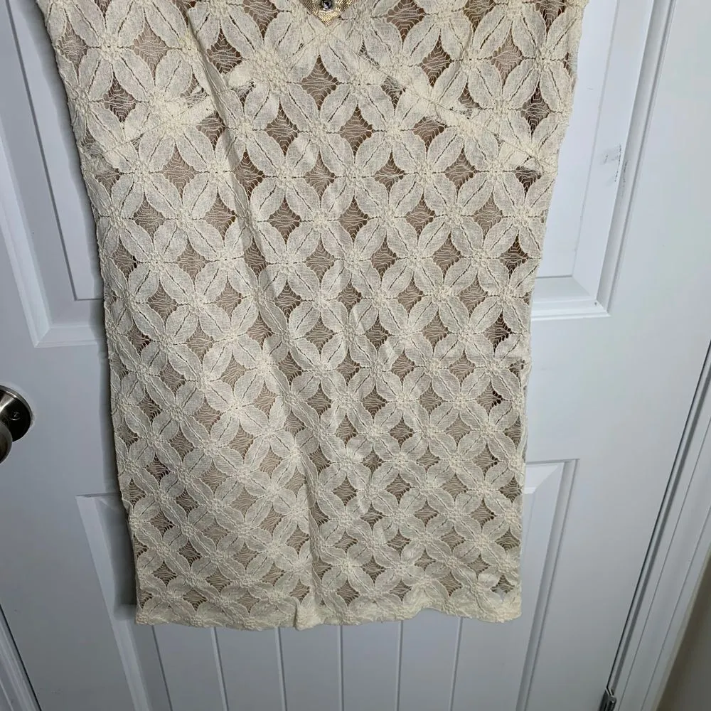 Anna Sui Lace Cocktail Dress Embellished Neckline Pearl Rhinestone Detail Size 4 - Image 3