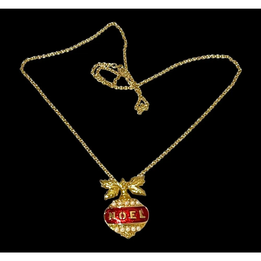 Vintage AVON 30” NOEL NECKLACE Red Enameled Gold + Faux Pearl Ornament Pendant - Image 4