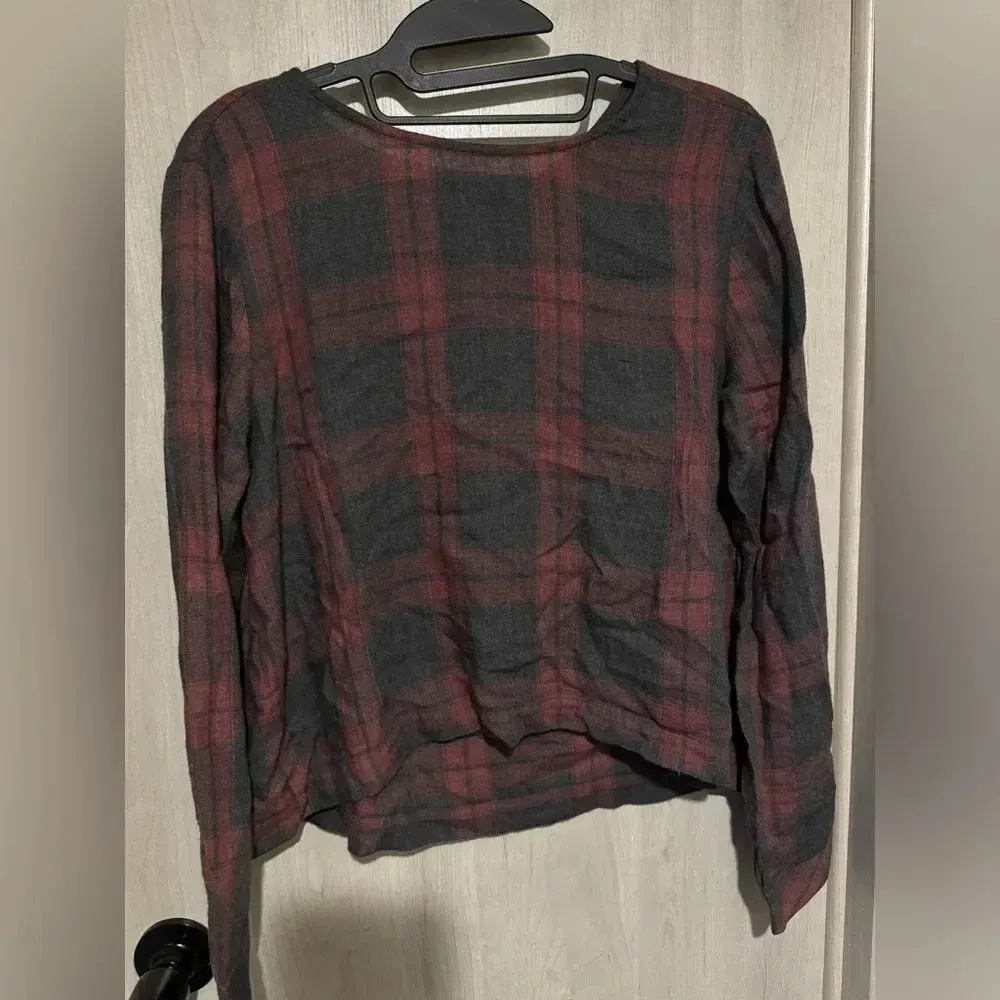 Cloth and Stone Anthropologie Red and Black Plaid Long Sleeve‎ Top W Black Bow - Image 5