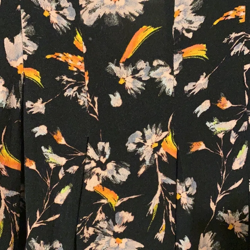 Xhilaration floral boho festival shorts set, size large - Image 3