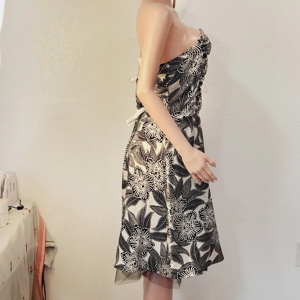 Enfocus blk & wht florals satin sleeveless fit & flare ruched chest size: 14 - Image 11