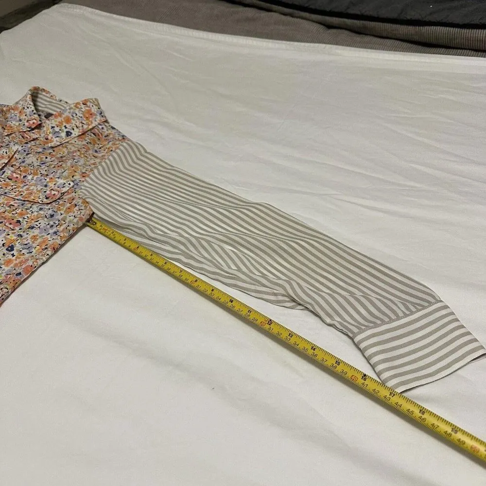 Women’s Neiman Marcus Floral / Striped Sleeves Button Up blouse Top Sz XS - Image 9