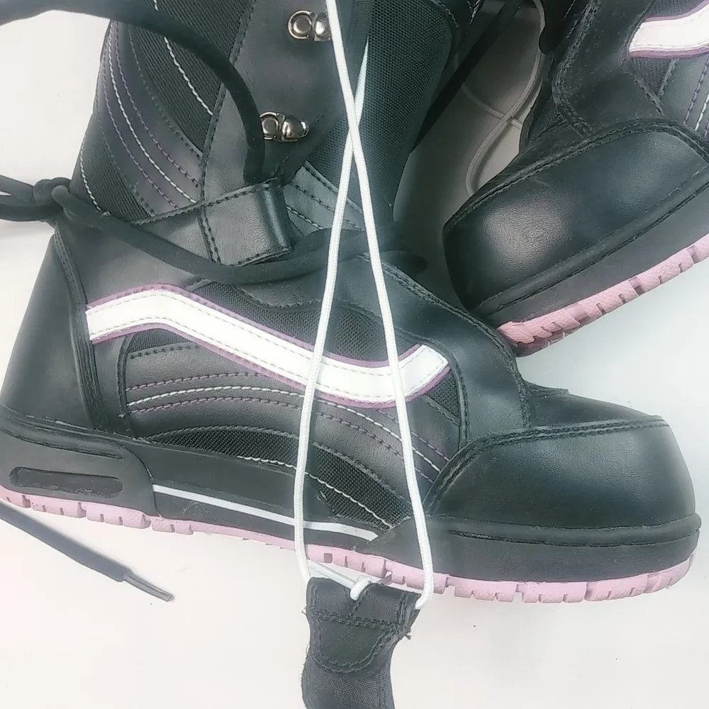 VANS Mantra 10 Purple Black Snow Sports Boots - Image 4