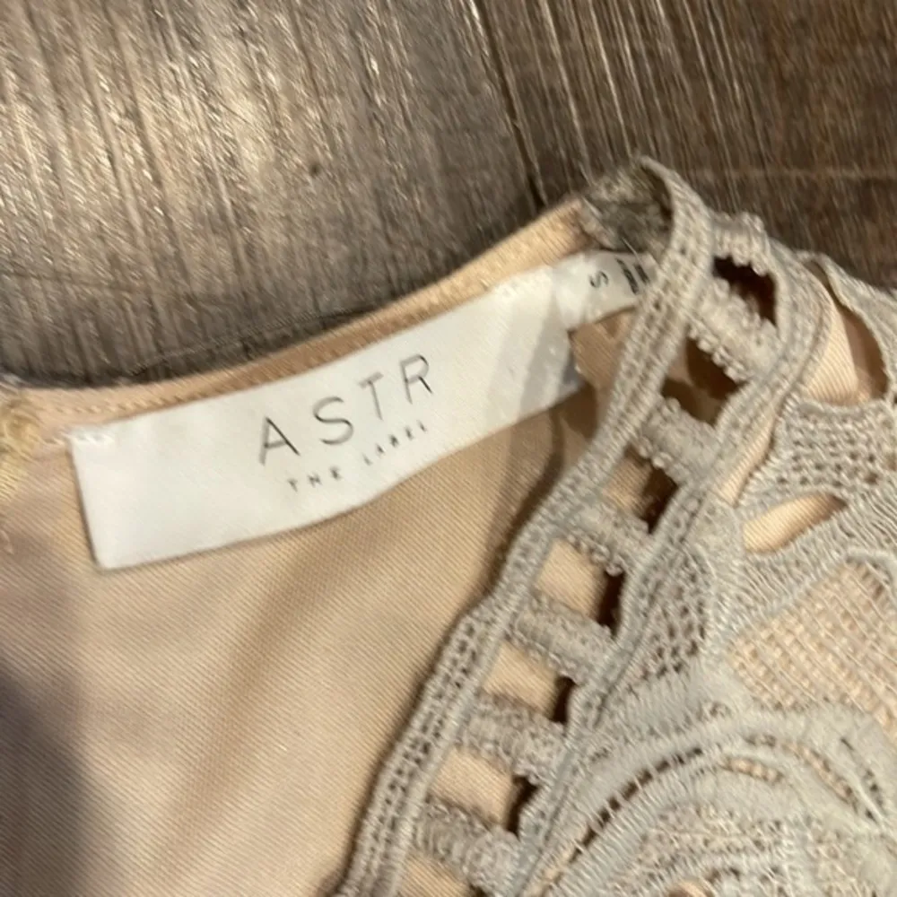 ASTR THE LABEL LACE ROMOER - Image 3