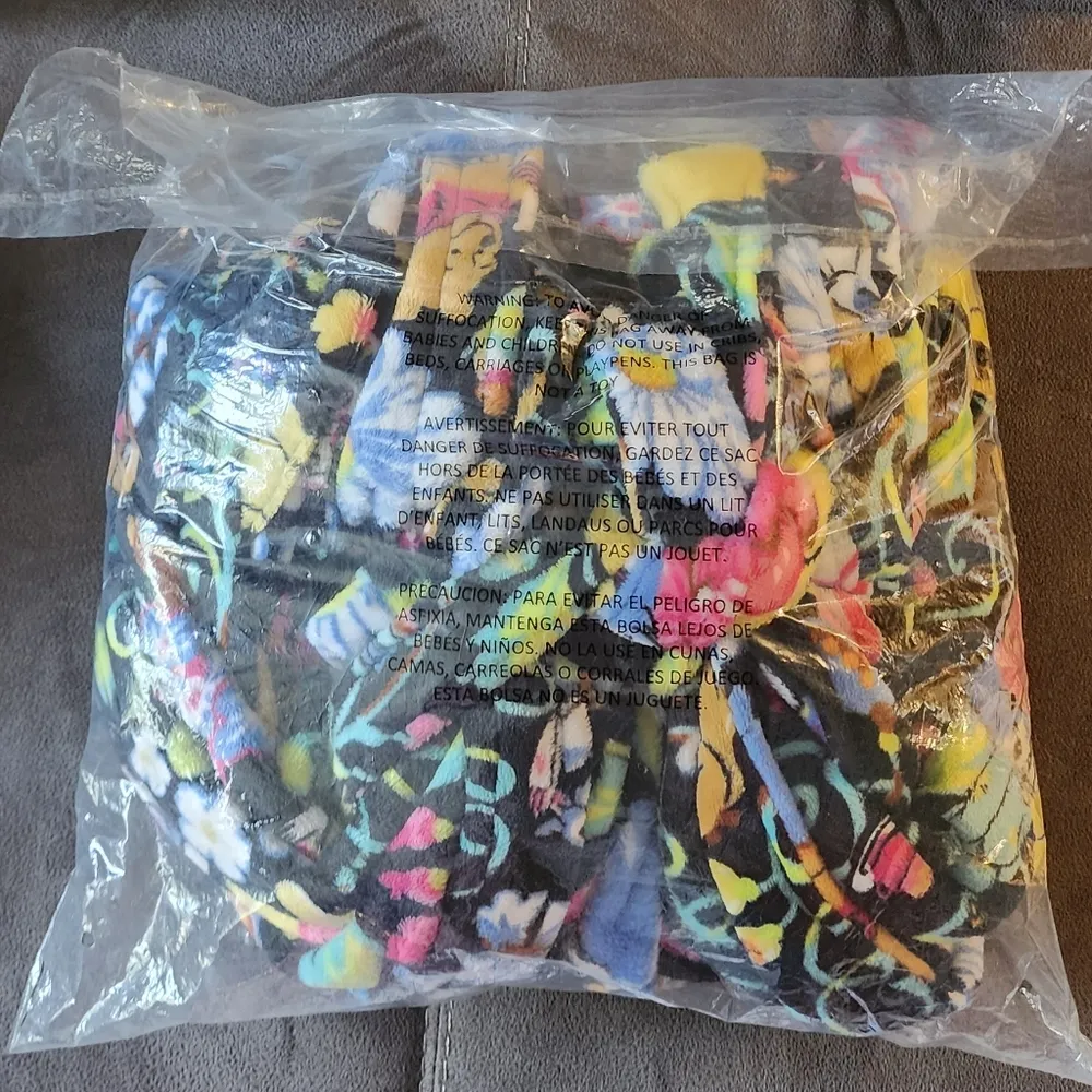 NWT Vera Bradley Hooded Fleece Robe in Disney Classics on the Green S/M - Image 10