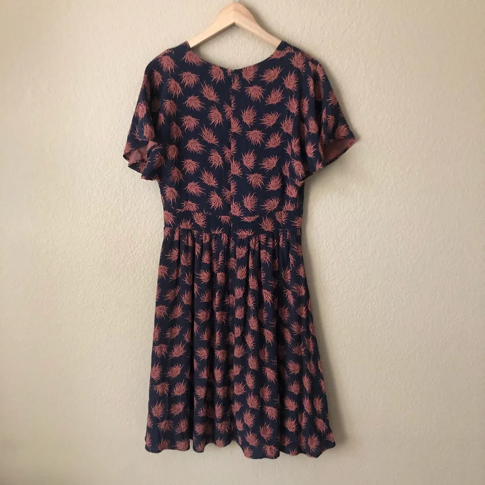 French connection flutter sleeve dress - Image 4