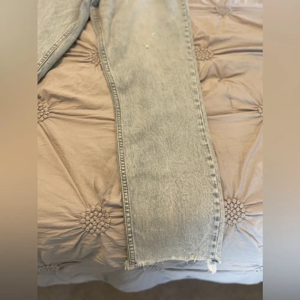 | BRAND NEW distressed jeans WITH tags - Image 4