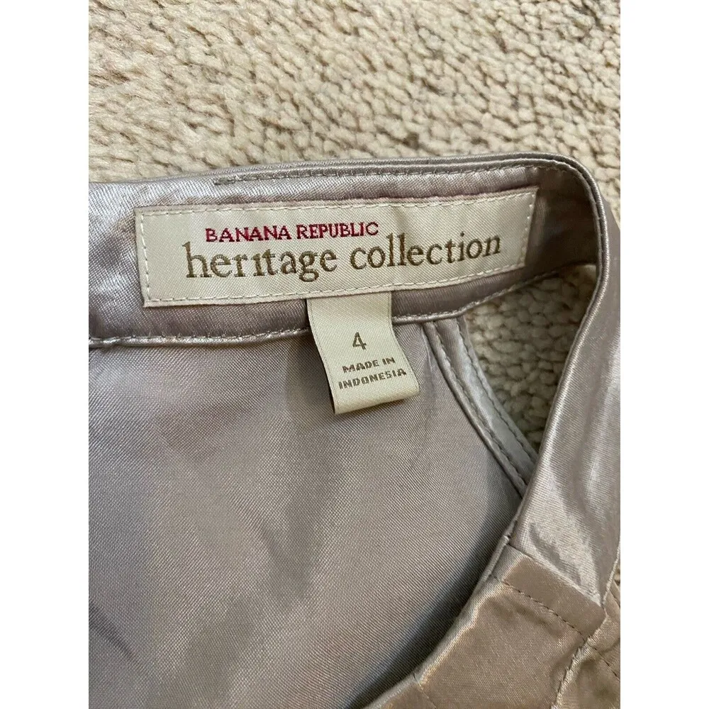 Banana Republic Heritage Collection Women Silver Sleeveless Top Size 4 Stains - Image 2