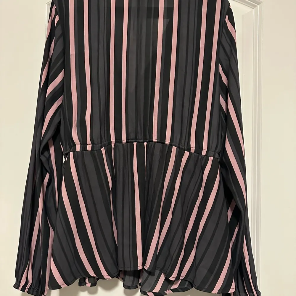 TORRID || Womens Purple Stripe Crepe Surplice Tie Waist Top Blouse || 1X - Image 7