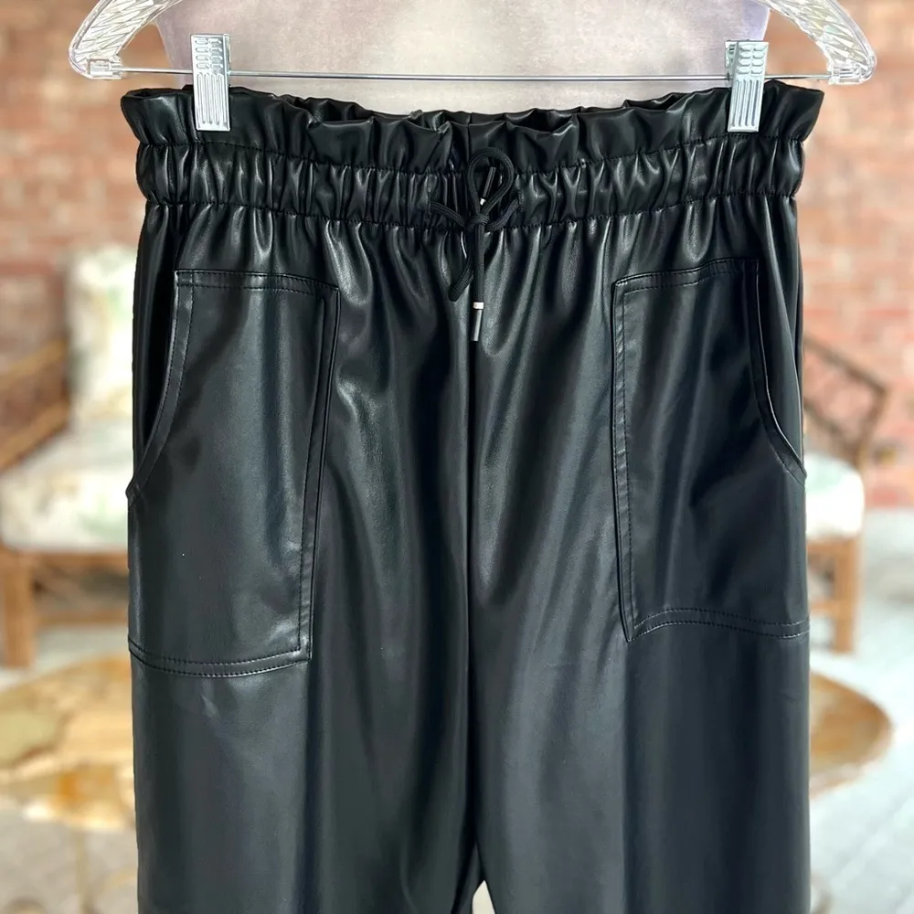 She + Sky Pants Cropped Black Faux Leather Paperbag M - Image 3