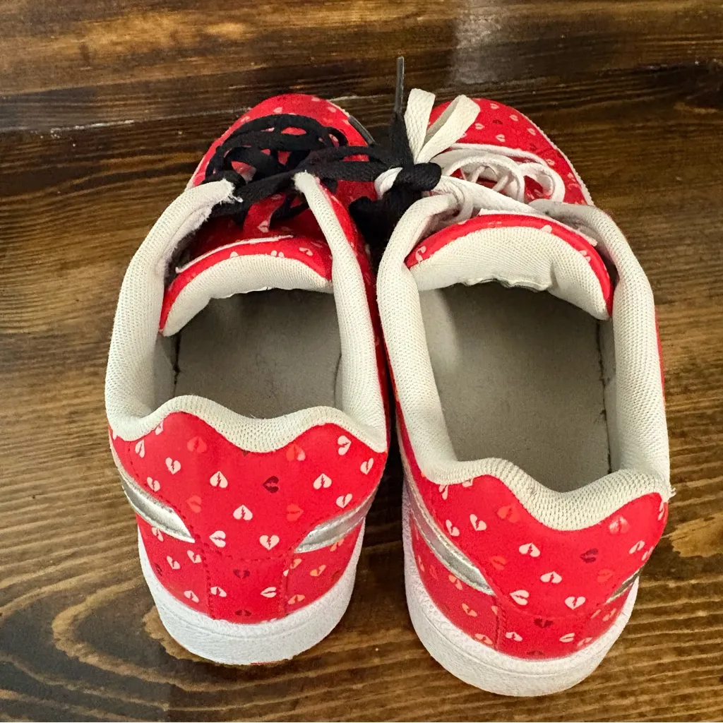 Nike‎ Red Heart Print Sneakers Size 6.5 - Image 6