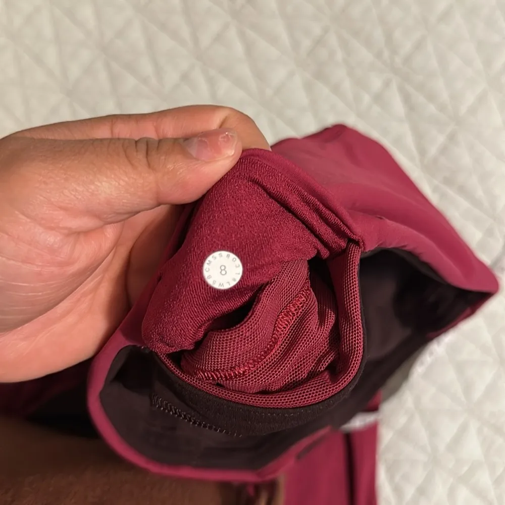 Lululemon Athletica Wake Train Tight 28"
Black Satin Star Ruby new without tags - Image 8