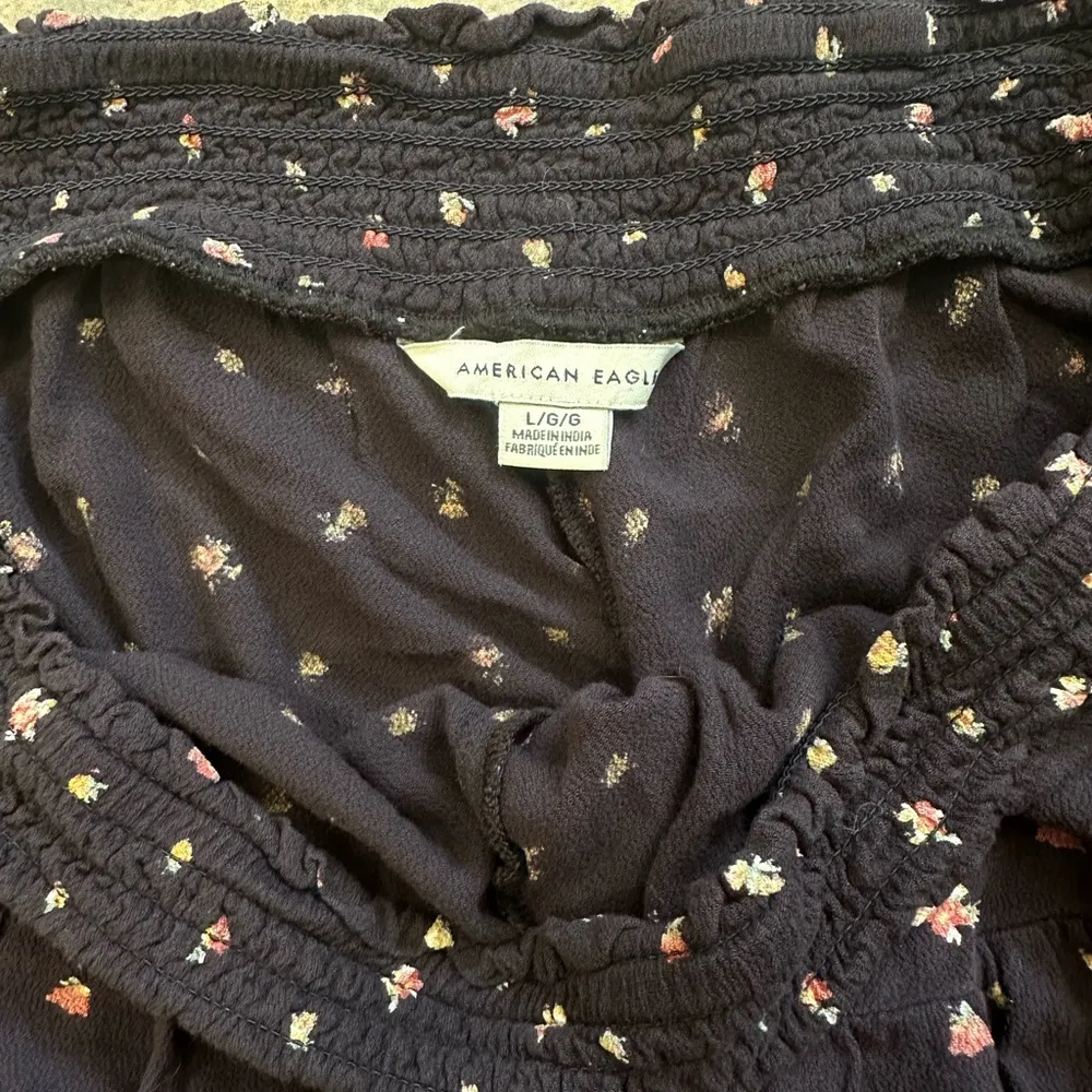 american eagle large floral light weight shorts with pockets - Image 5