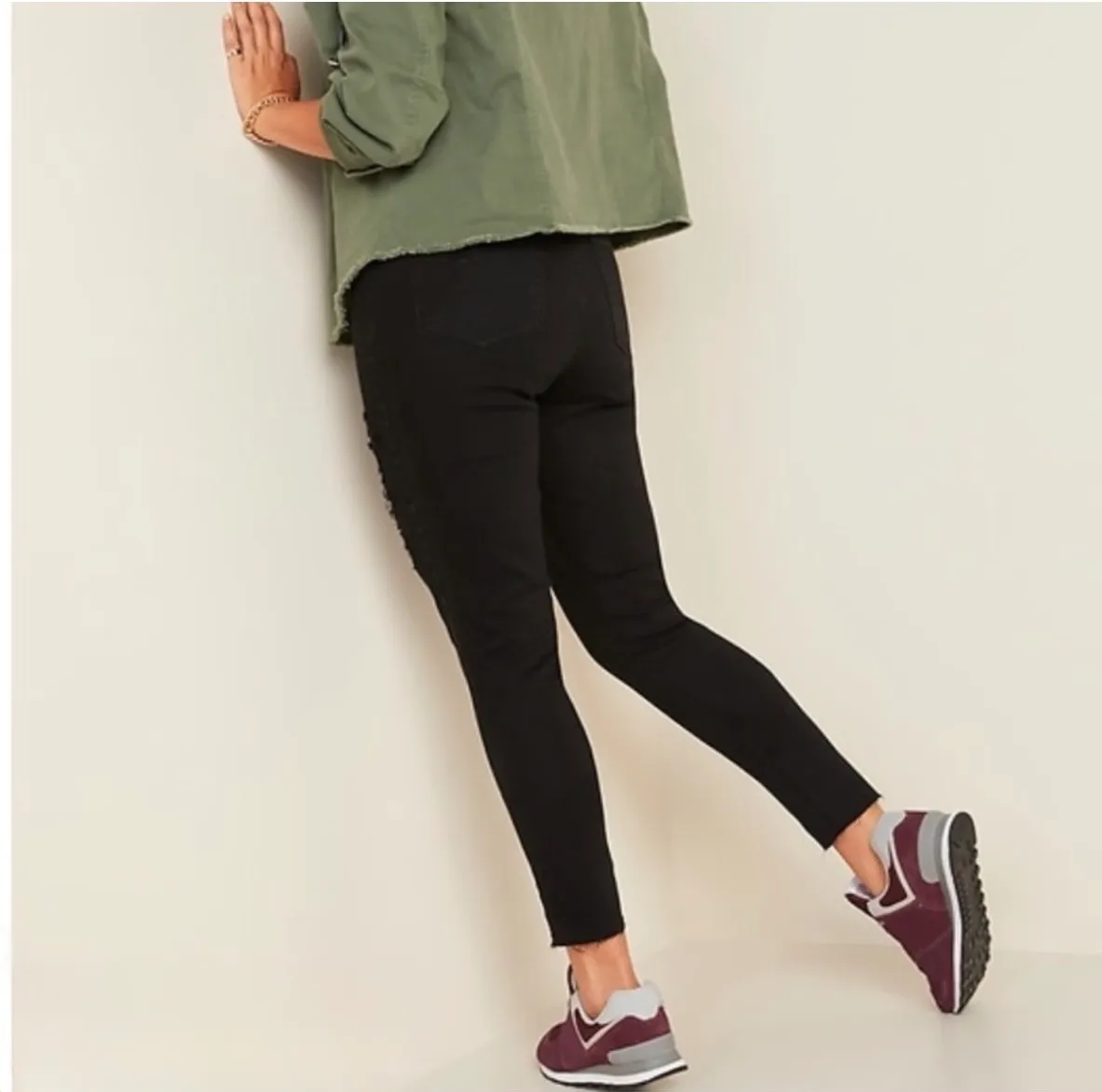 Old Navy EUC Rockstar Mid-Rise Distressed Pull-On Ankle Jeggings - Image 2