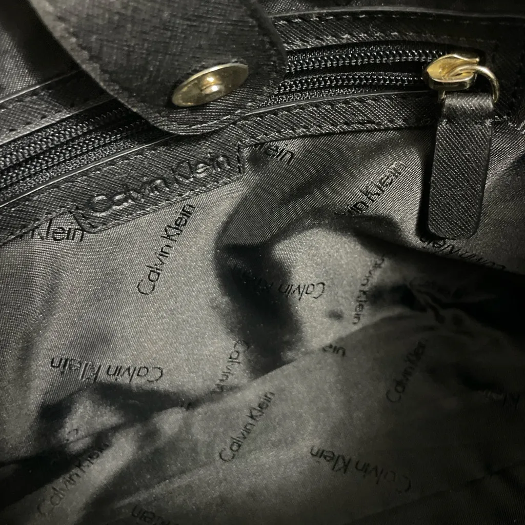 👜 Calvin Klein Brown & Black Saffiano Leather Tote Bag (B49) - Image 6