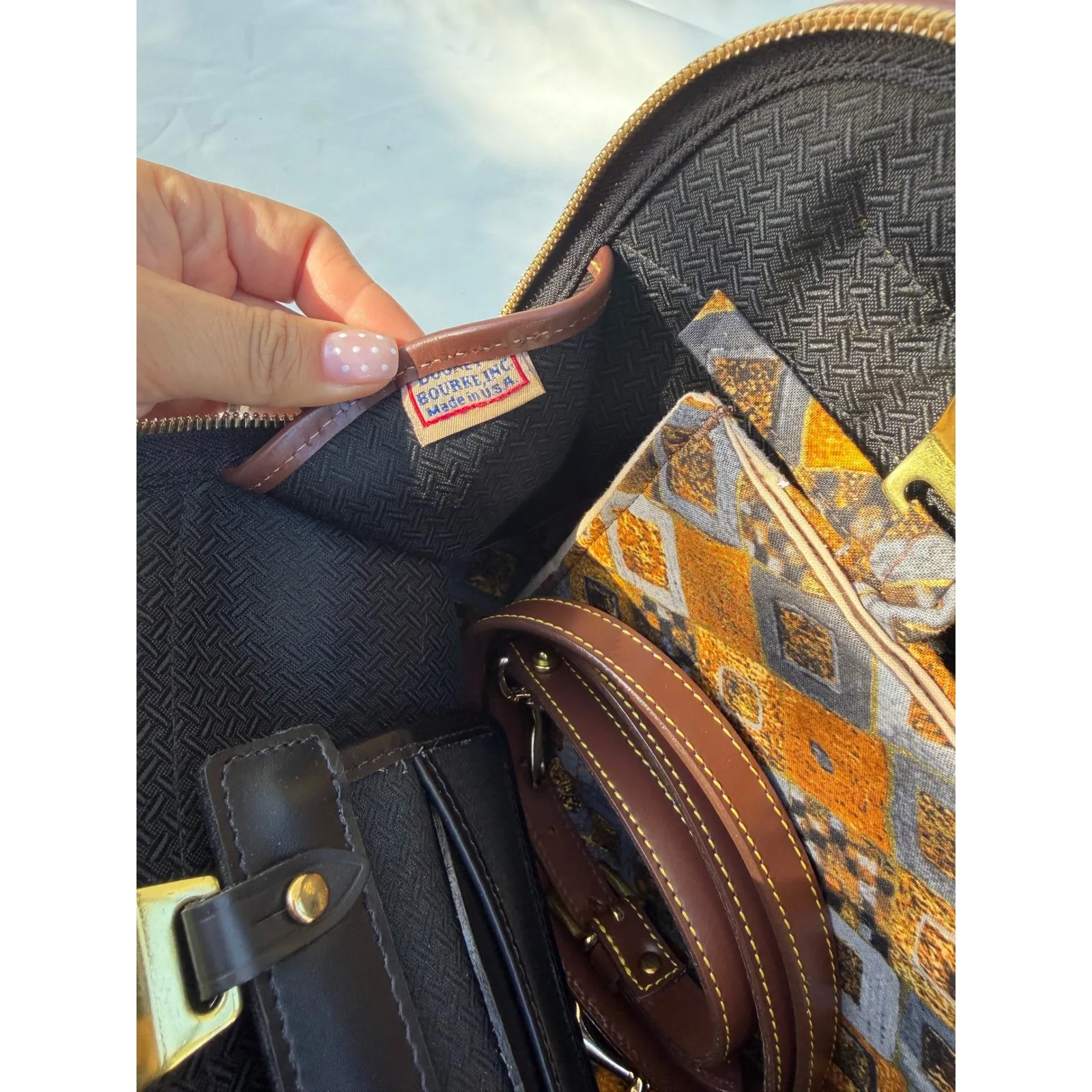 Vintage Dooney & Bourke
Cabriolet Dome Satchel Bag Made in USA - Image 5