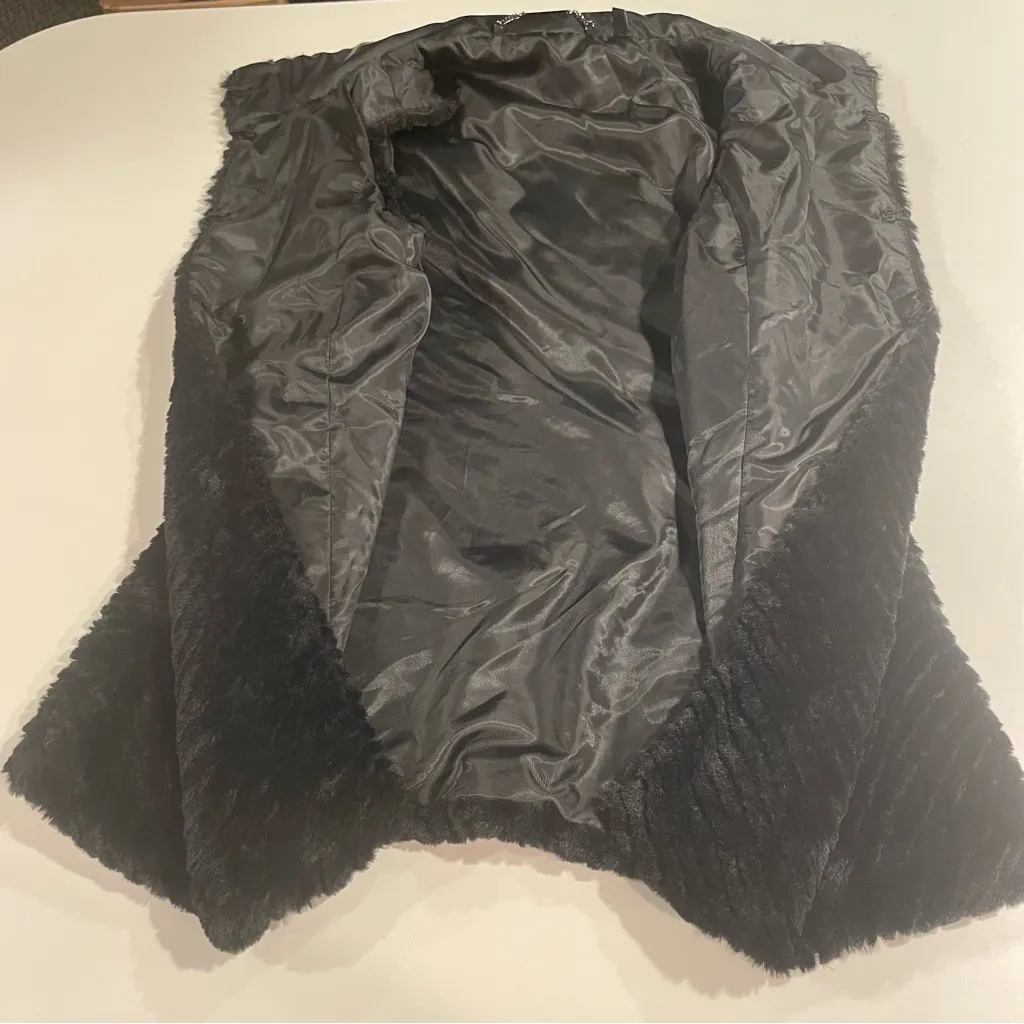 White Black Faux Fur Vest Women M Black Stand Collar Pockets Classic Plush Warm - Image 10