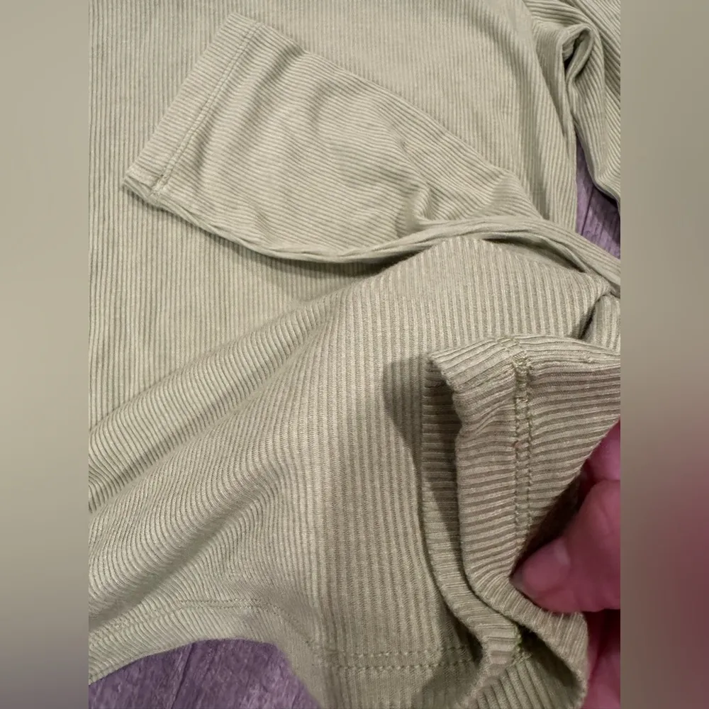 AMERICAN EAGLE turtleneck top ✨ - Image 7