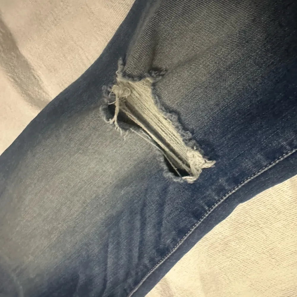 Lucky Brand Mid Rise Skinny Jeans Size 8/29 EUC - Image 2