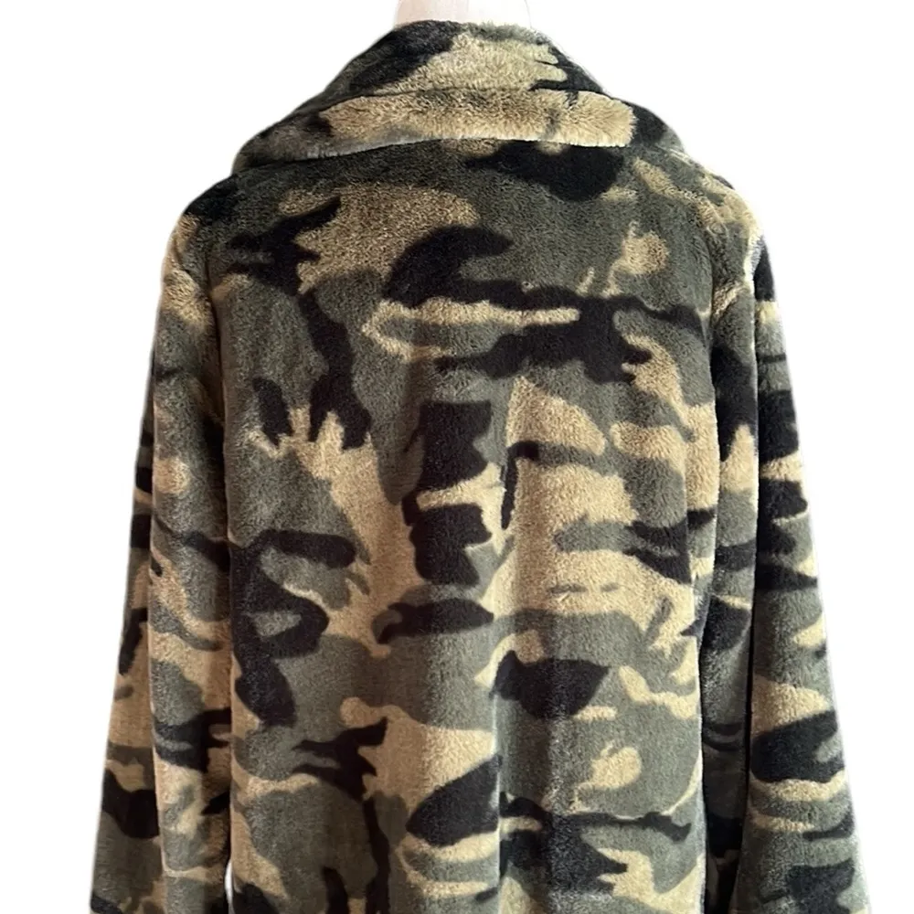 Miley + Molly Super Soft Open Front Camo Teddy Jacket - Image 5
