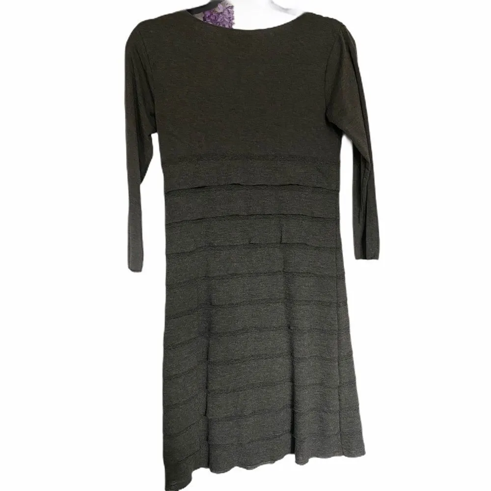 Max Edition Gray ruffled layers v-neck long sleeve - Image 6