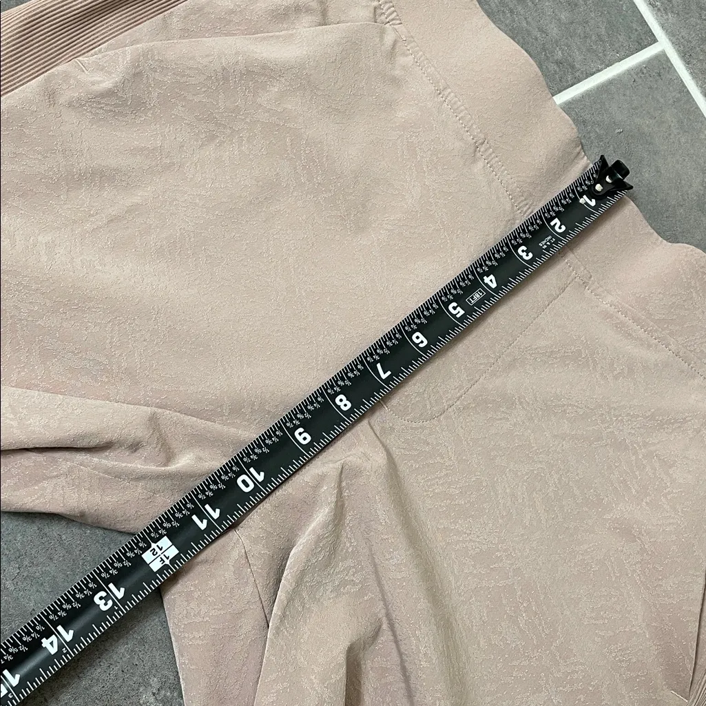 Athleta Brooklyn Textured Ankle Pant size 6 - Image 5