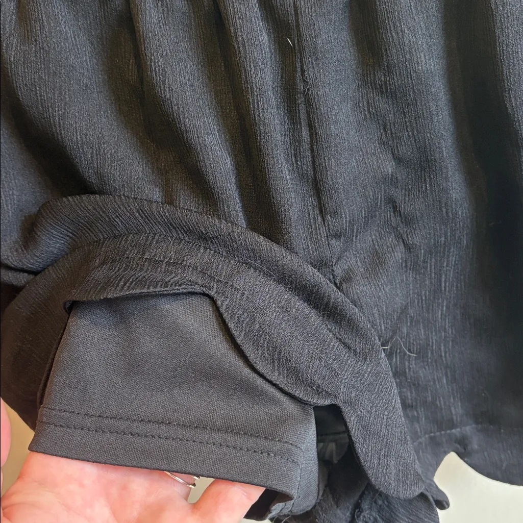 Entro  | Basic Black Scalloped Shorts w/ Pockets Fully Pined Size Large - Image 5