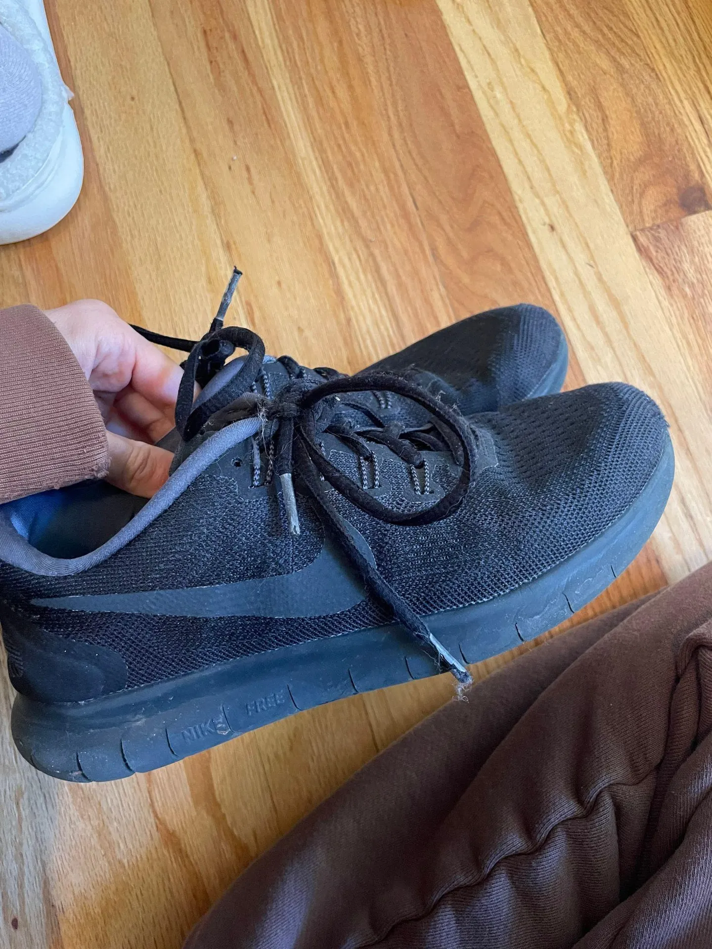 Nike Sneakers - Image 2