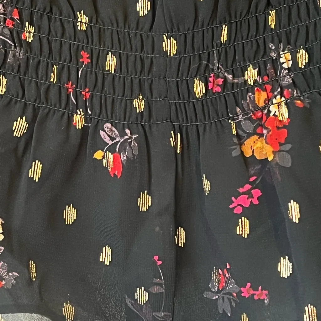 Vince‎ Camuto Large Black Semi Sheer Smocked Lined Tie Ruffled Floral Blouse - Image 7