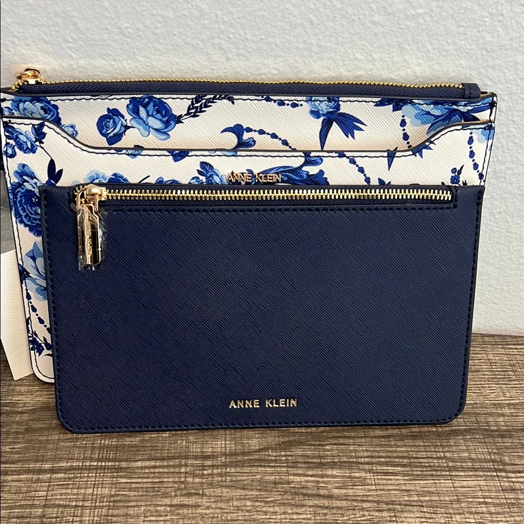 Anne Klein Blue and White Floral Wristlet ✨ - Image 4